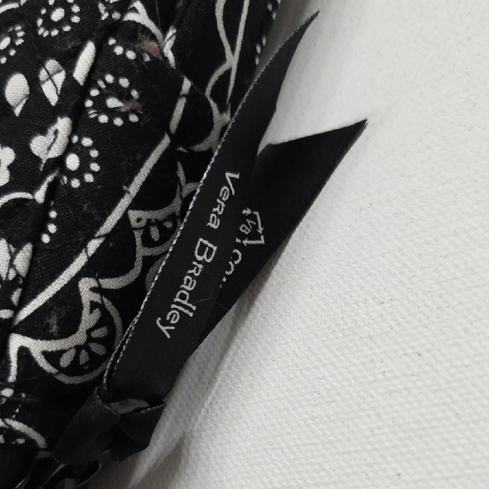 Vera Bradley Black Bandana Medallion Padded Laptop / Tablet Sleeve